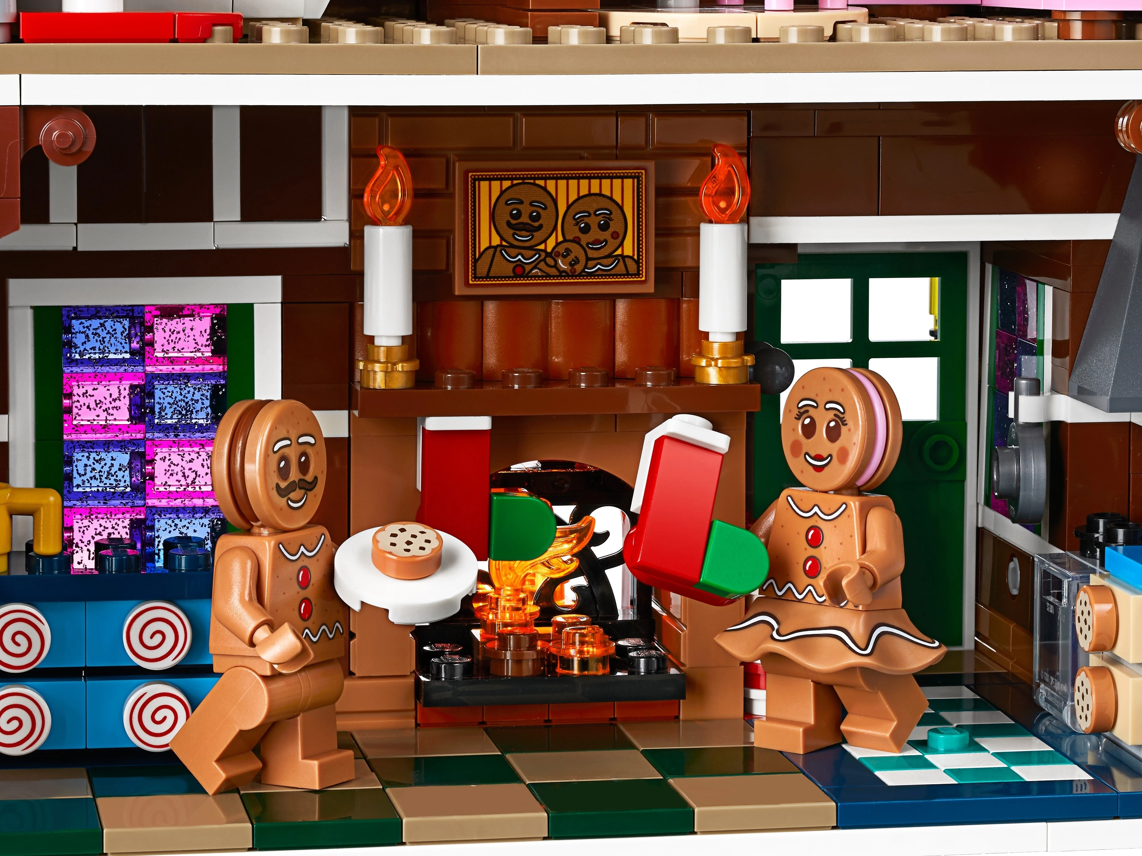 LEGO Gingerbread House 10267 Alt10