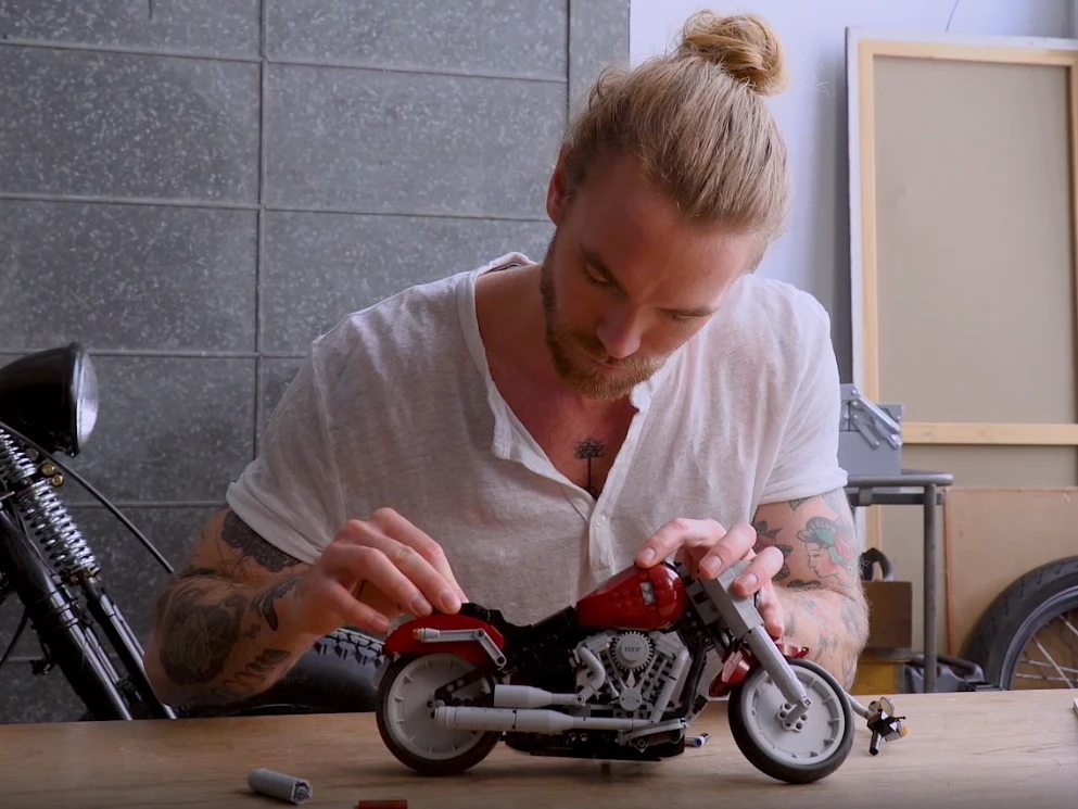 LEGO Harley-Davidson® Fat Boy® 10269 V1 Thumbnail